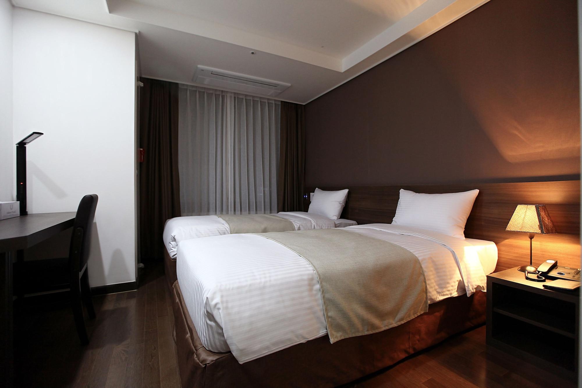 Urban Place Gangnam Seoul Bagian luar foto