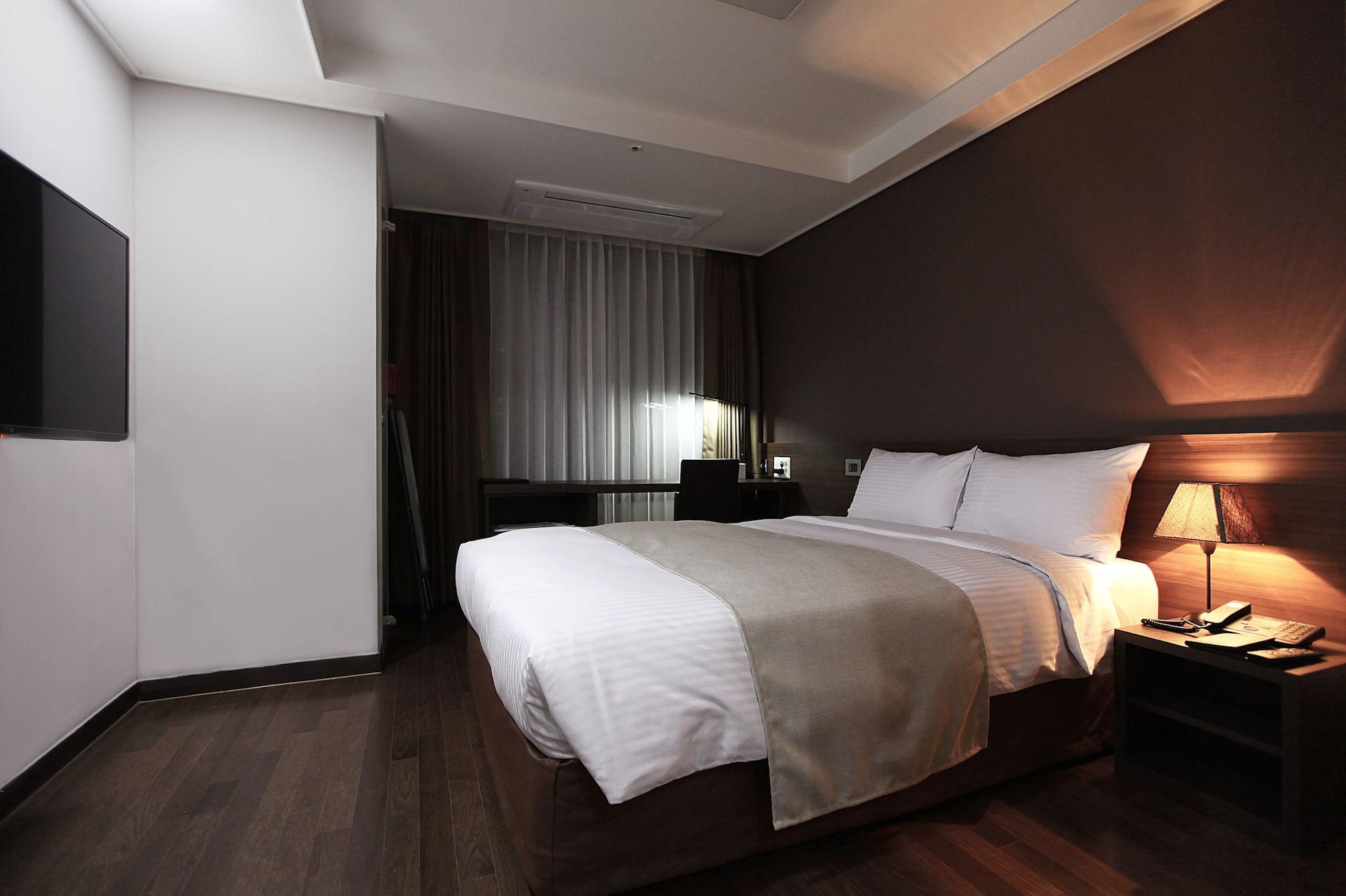 Urban Place Gangnam Seoul Bagian luar foto