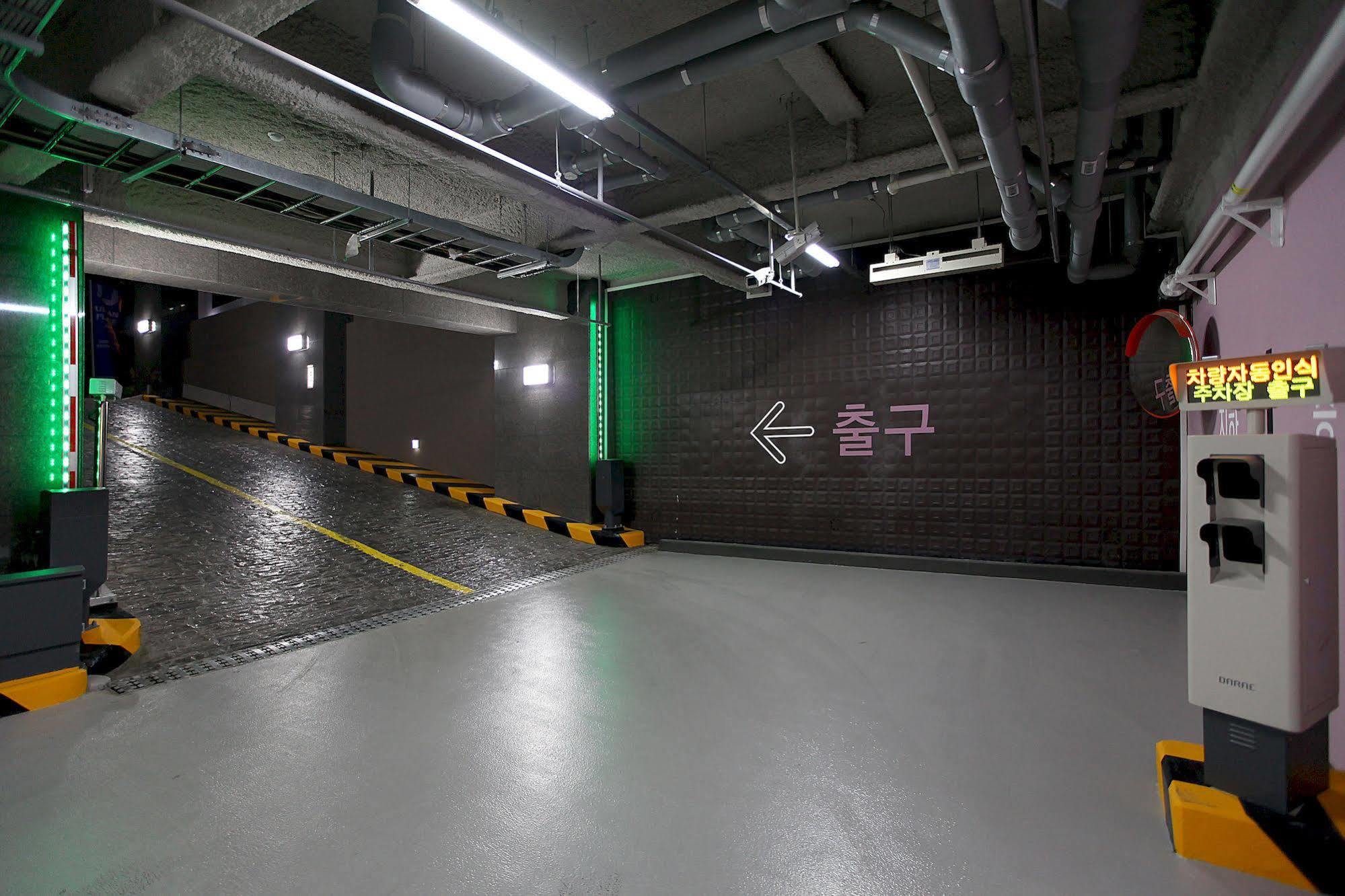 Urban Place Gangnam Seoul Bagian luar foto